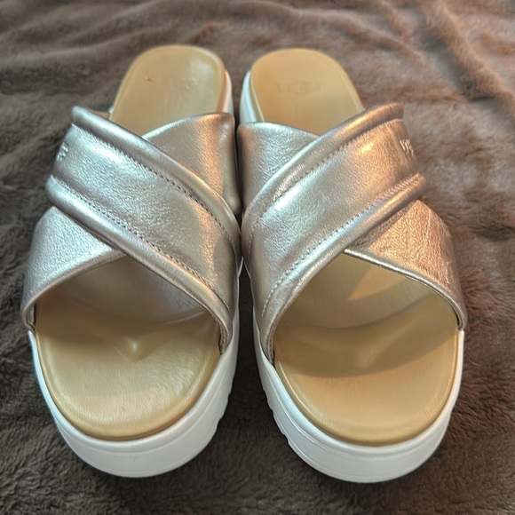 UGG Zane Crossband Gold Metallic Platform Sandal Sz 10 - Picture 2 of 14